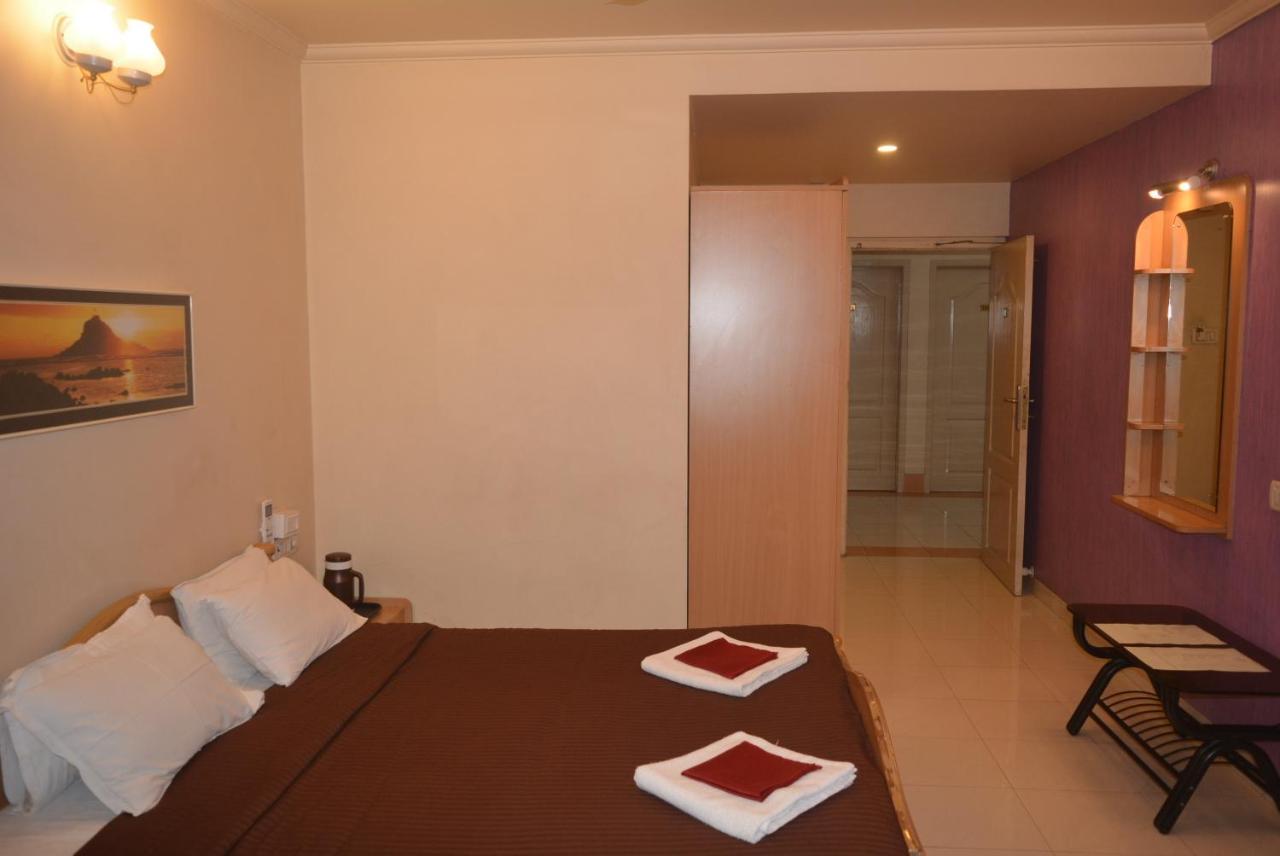Hotel Poonam Dış mekan fotoğraf